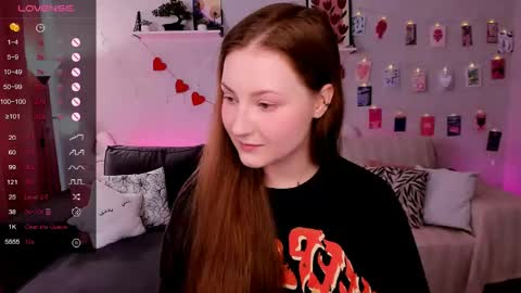 Snapshot of velvetcherry_ chatting on 25, 4, 2026 Mia online show from 25, 4, 2026