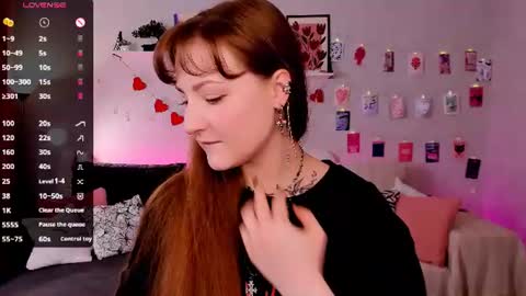 Snapshot of velvetcherry_ chatting on 22, 7, 2026 Mia online show from 22, 7, 2026