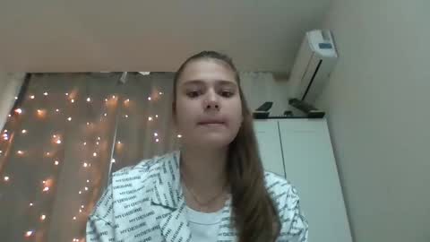 Snapshot of velveted_ivy chatting on 6, 11, 2025 velveted_ivy online show from 6, 11, 2025