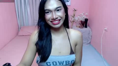 Snapshot of velvetlavander chatting on 19, 7, 2026 velvetlavander online show from 19, 7, 2026