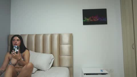Snapshot of velvetsmith chatting on 5, 10, 2025 velvet online show from 5, 10, 2025