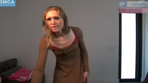 VelvetTGirl online show from 15, 5, 2026