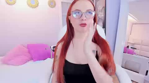 Yvonne online show from 8, 9, 2025