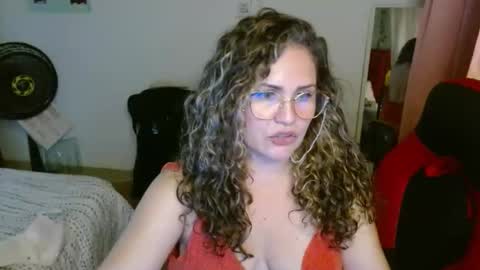 Snapshot of venecasexy44 chatting on 4, 10, 2025 venecasexy44 online show from 4, 10, 2025