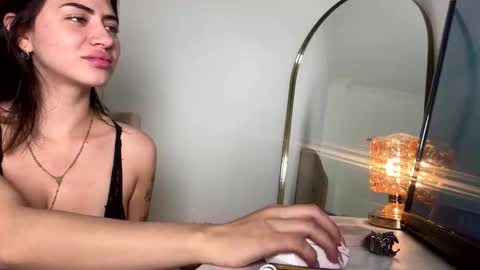 Snapshot of venus_art11 chatting on 24, 4, 2026 venus_art11 online show from 24, 4, 2026