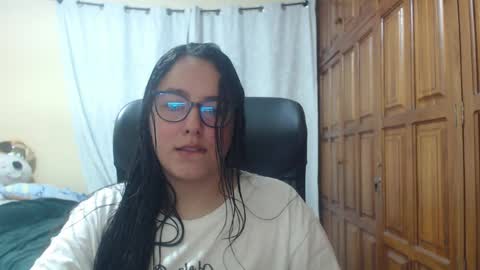 Snapshot of venus_cat_ chatting on 12, 4, 2026 Venus online show from 12, 4, 2026