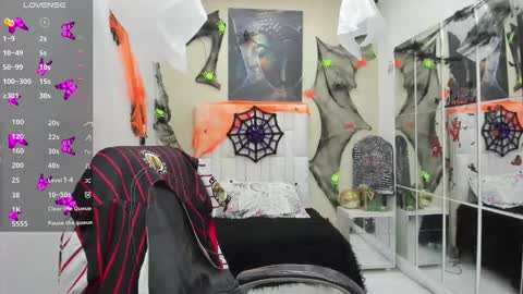 Venus Cortez  online show from 2, 11, 2025