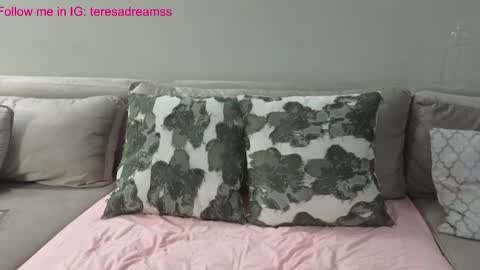 Snapshot of venus_oats chatting on 17, 10, 2025 Teresa online show from 17, 10, 2025