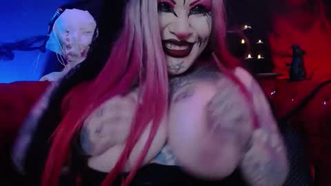 Snapshot of venus_rock chatting on 31, 10, 2025 Venus Ink online show from 31, 10, 2025