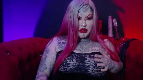 Snapshot of venus_rock chatting on 6, 11, 2025 Venus Ink online show from 6, 11, 2025