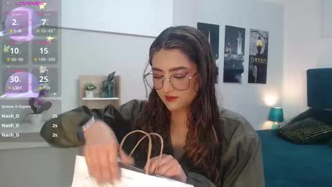 Snapshot of venus_steffen chatting on 24, 9, 2025 Mia online show from 24, 9, 2025