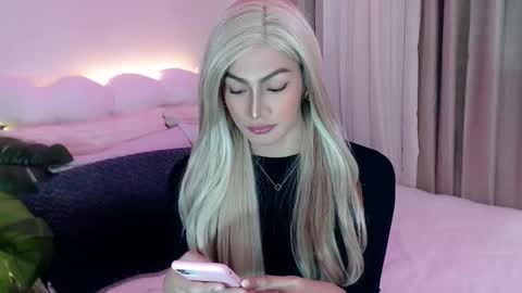 Snapshot of venus_sunrise07xx chatting on 7, 5, 2026 Venus Sunrise Bombshell online show from 7, 5, 2026