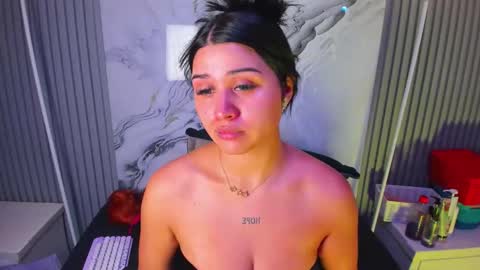 Snapshot of venusowen_ chatting on 18, 4, 2026 Venusowen online show from 18, 4, 2026