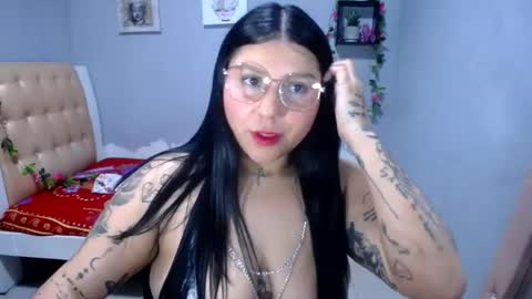 Snapshot of venuswilliamx chatting on 11, 7, 2026 venus online show from 11, 7, 2026