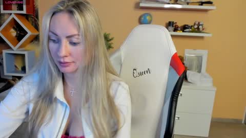 Snapshot of veola_new chatting on 6, 1, 2025 Violetta online show from 6, 1, 2025