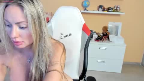 Snapshot of veola_new chatting on 17, 2, 2025 Violetta online show from 17, 2, 2025