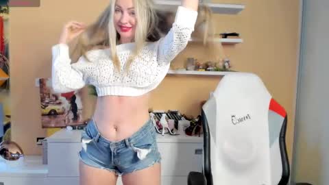 Snapshot of veola_new chatting on 12, 3, 2025 Violetta online show from 12, 3, 2025