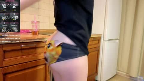 Snapshot of veolatownson chatting on 6, 4, 2026 Erica online show from 6, 4, 2026