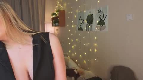 Snapshot of verocat chatting on 14, 11, 2025 Veronica online show from 14, 11, 2025