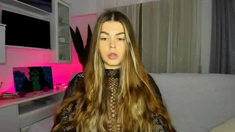 Lolitalolz online show from 1, 3, 2025