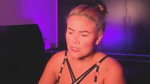 Snapshot of veronicabrown_xxx chatting on 10, 4, 2026 Vero online show from 10, 4, 2026