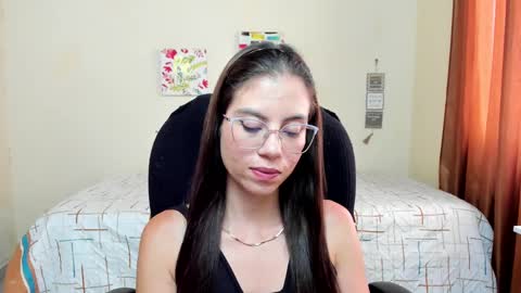 Snapshot of veronicamiller22 chatting on 22, 9, 2025 Veronica Miller online show from 22, 9, 2025