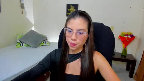 Snapshot of veronicamiller22 chatting on 3, 11, 2025 Veronica Miller online show from 3, 11, 2025