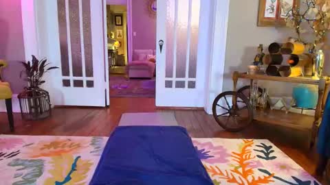 Veronica Weston online show from 7, 11, 2025