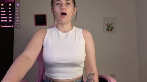 Snapshot of veronika__winslow_ chatting on 14, 12, 2025 Vero online show from 14, 12, 2025