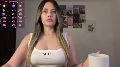 Snapshot of veronika__winslow_ chatting on 1, 4, 2026 Vero online show from 1, 4, 2026