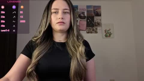 Snapshot of veronika__winslow_ chatting on 8, 4, 2026 Vero online show from 8, 4, 2026