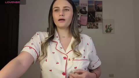 Snapshot of veronika__winslow_ chatting on 1, 5, 2026 Vero online show from 1, 5, 2026