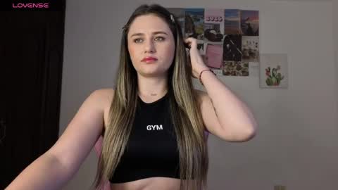 Snapshot of veronika__winslow_ chatting on 20, 5, 2026 Vero online show from 20, 5, 2026