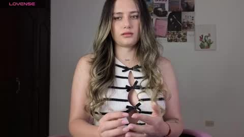 Snapshot of veronika__winslow_ chatting on 26, 5, 2026 Vero online show from 26, 5, 2026