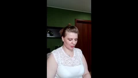 Snapshot of veronikawgold chatting on 8, 4, 2026 VeronikawGold online show from 8, 4, 2026