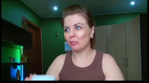Snapshot of veronikawgold chatting on 7, 7, 2026 VeronikawGold online show from 7, 7, 2026