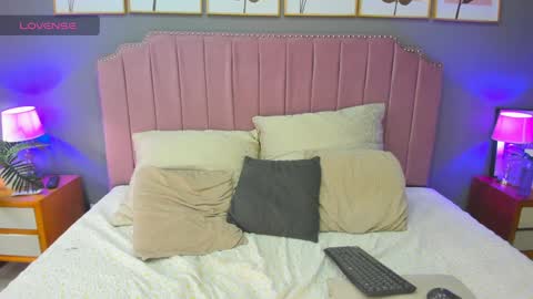 Veronica  online show from 9, 1, 2025