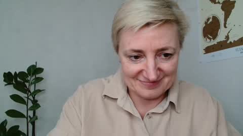 Snapshot of verony_ chatting on 10, 3, 2025 verony_ online show from 10, 3, 2025