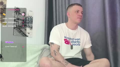 Snapshot of vers_gay chatting on 7, 4, 2026 Ethan online show from 7, 4, 2026