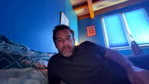 Snapshot of versatilebi7 chatting on 11, 10, 2025 versatilebi7 online show from 11, 10, 2025