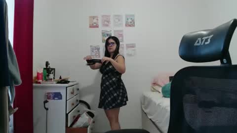 Snapshot of veruca99 chatting on 27, 5, 2026 veruca99 online show from 27, 5, 2026
