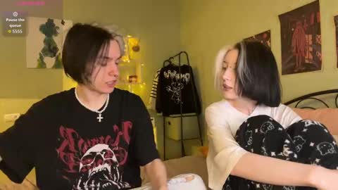 Snapshot of veryraretwins chatting on 26, 11, 2025 veryraretwins online show from 26, 11, 2025