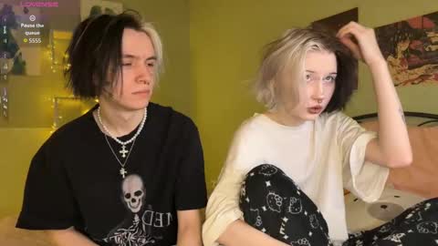 Snapshot of veryraretwins chatting on 1, 12, 2025 veryraretwins online show from 1, 12, 2025