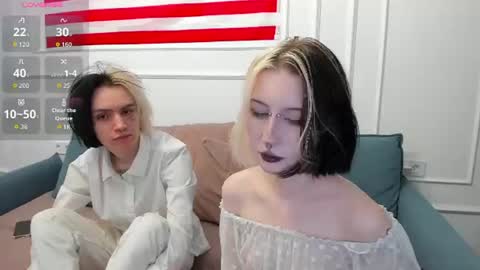 Snapshot of veryraretwins chatting on 19, 7, 2026 veryraretwins online show from 19, 7, 2026