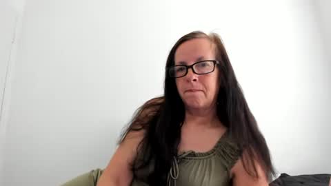 verysassypeachgoddess online show from 6, 4, 2026