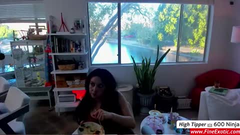 Snapshot of vesafine chatting on 7, 12, 2024 vesafine online show from 7, 12, 2024