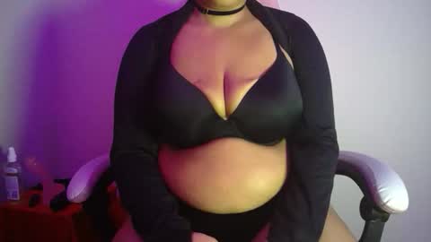 vibe_xxxo online show from 29, 3, 2026