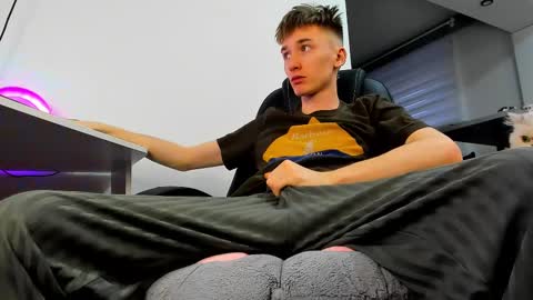 Snapshot of vibemygirl chatting on 20, 2, 2025 vibemygirl online show from 20, 2, 2025