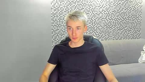 Snapshot of vibemygirl chatting on 12, 9, 2025 vibemygirl online show from 12, 9, 2025