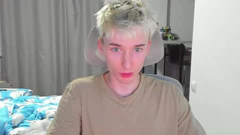 Snapshot of vibemygirl chatting on 6, 10, 2025 vibemygirl online show from 6, 10, 2025